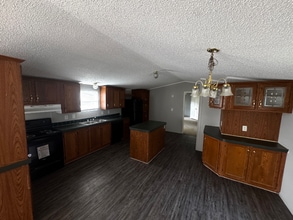 141 Fox Meadow Dr in Alvin, TX - Building Photo - Building Photo