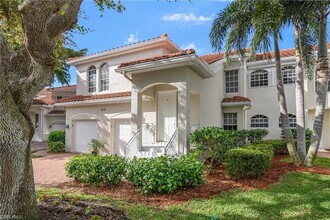1000 L'Ambiance Cir, Unit 201 in Naples, FL - Building Photo - Building Photo
