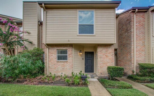 property at 926 Memorial Village Dr