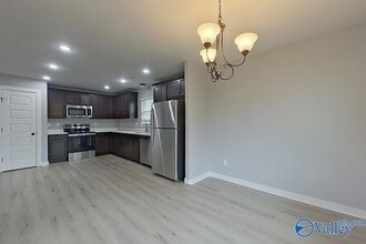 496 Ford Chapel Rd in Harvest, AL - Foto de edificio - Building Photo