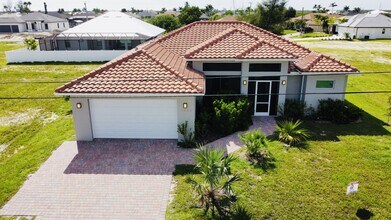 1324 Old Burnt Store Rd N in Cape Coral, FL - Building Photo - Building Photo