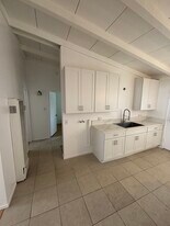 2218 Carnegie Ln, Unit D in Redondo Beach, CA - Building Photo