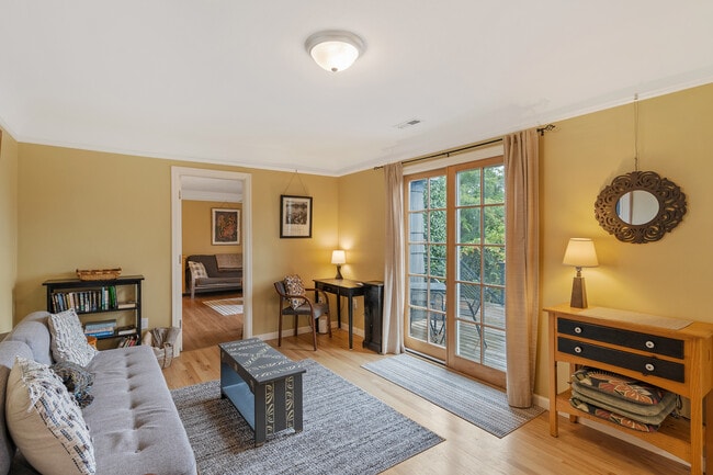 6718 SW 36th Ave in Portland, OR - Foto de edificio - Building Photo