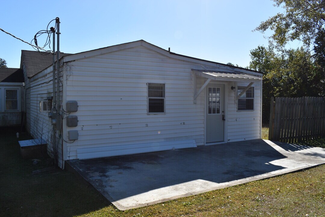 1006 Red Bird Rd in Augusta, GA - Building Photo