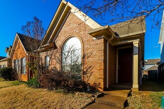 9134 Cinderhill Cove E in Memphis, TN - Building Photo - Building Photo