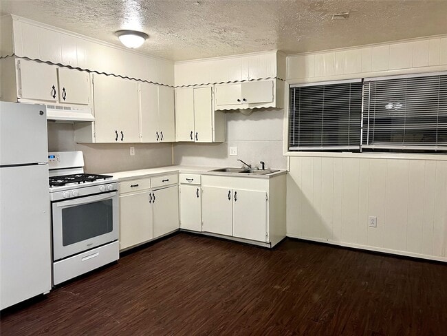 property at 1014 E 23rd St