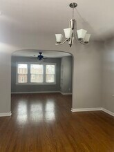 5301 W Winona St, Unit 2 in Chicago, IL - Foto de edificio - Building Photo