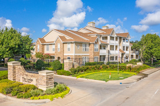 The Lodge at West Oaks in Houston, TX - Building Photo - Building Photo