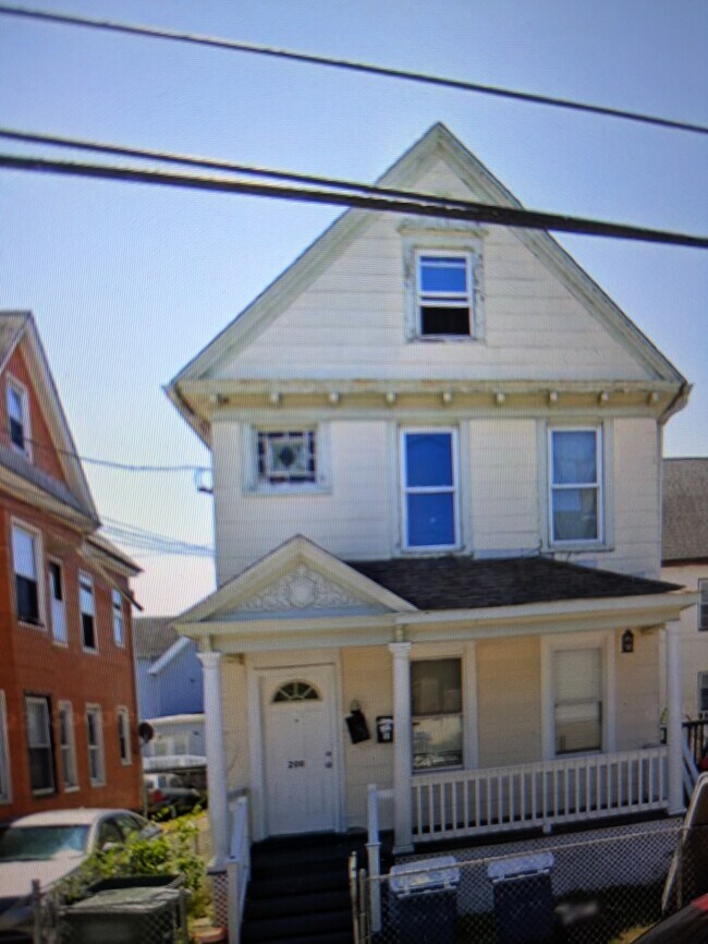 200 Ogden St, Unit 1st Floor in Bridgeport, CT - Building Photo - Building Photo