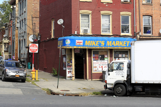 166 Broadway in Newburgh, NY - Building Photo - Building Photo