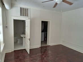 711 Royal St, Unit E in New Orleans, LA - Building Photo - Building Photo
