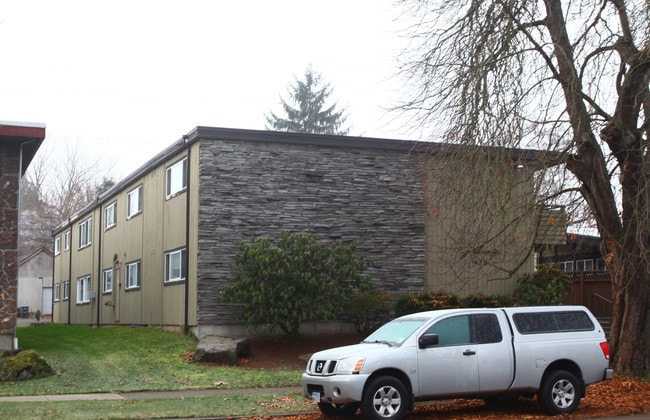 Galaxie Apartments in Tacoma, WA - Building Photo - Building Photo