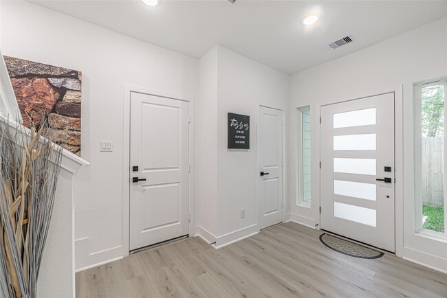 7806 Comal St in Houston, TX - Building Photo - Building Photo