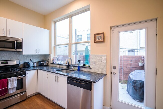 2209 League St in Philadelphia, PA - Building Photo - Building Photo