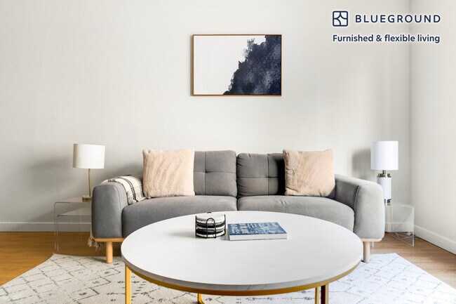 938 110th Ave NE in Bellevue, WA - Building Photo - Building Photo