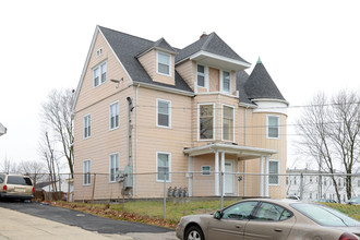 17 Prospect St in Brockton, MA - Building Photo - Building Photo