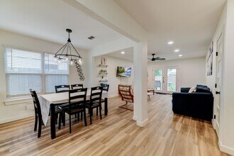 4405 Button Bend Cir in Austin, TX - Building Photo - Building Photo