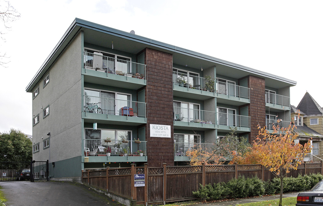 Marcrest Apartments in Seattle, WA - Building Photo