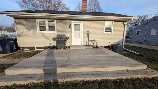 729 Caroline St in Janesville, WI - Building Photo - Building Photo