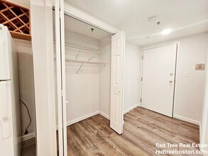 24 Queensberry St in Boston, MA - Building Photo - Building Photo