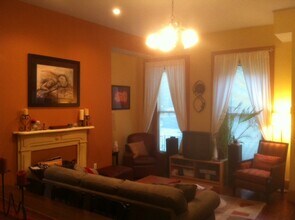 2016 E Baltimore St, Unit 2016 East Baltimore Stree in Baltimore, MD - Foto de edificio - Building Photo