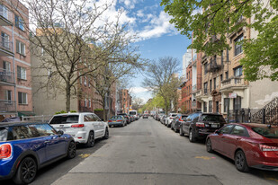 120 S 2nd St in Brooklyn, NY - Foto de edificio - Building Photo