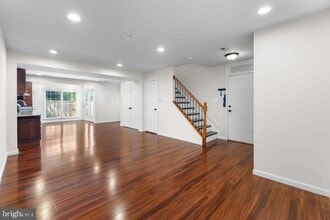 20430 Herring Pond Terrace in Sterling, VA - Building Photo - Building Photo