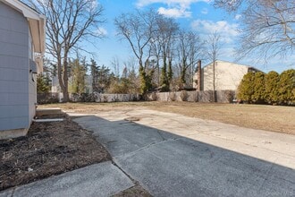 500 5th Ave in East Northport, NY - Building Photo - Building Photo