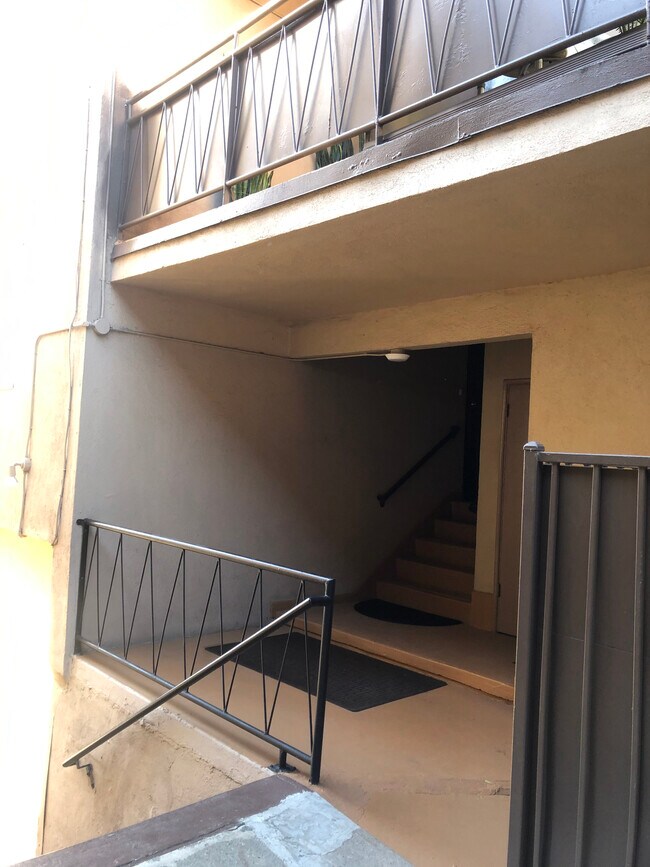 7546 Norton Ave in West Hollywood, CA - Building Photo - Building Photo