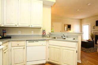 Bridge at Volente in Austin, TX - Foto de edificio - Interior Photo