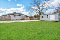 1416 Columbia Dr photo'