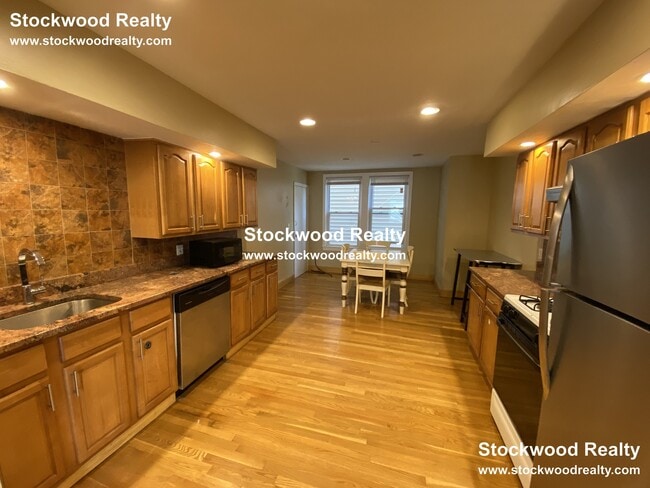 38 Mount Vernon St, Unit 2