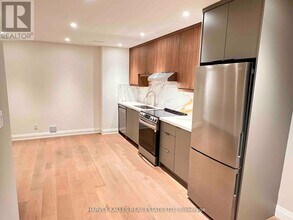 24 Sullivan St in Toronto, ON - Building Photo - Building Photo
