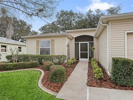 32937 Enchanted Oaks Ln in Leesburg, FL - Building Photo