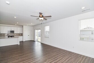 193 E Millbrook Dr in Spring Hill, TN - Building Photo - Building Photo