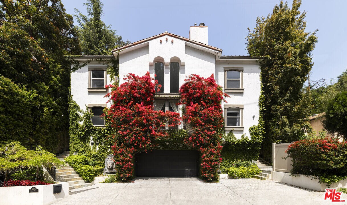 4028 Alta Mesa Dr in Los Angeles, CA - Building Photo