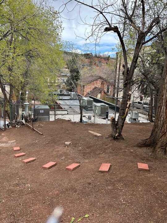 132 South Path in Manitou Springs, CO - Building Photo