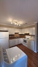 2 Carmichael St, Unit 2 in Newnan, GA - Foto de edificio - Building Photo