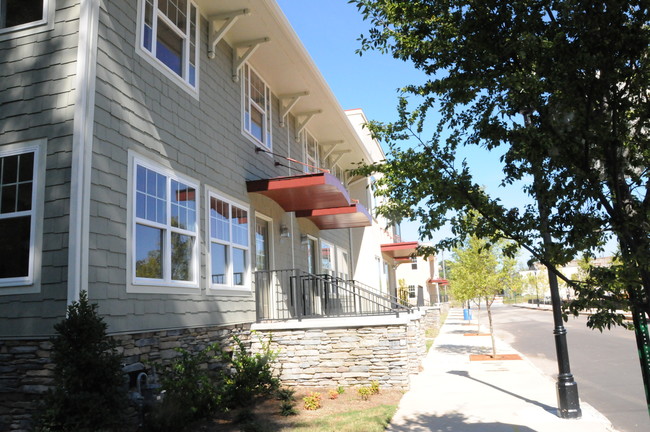 516 Elm St NW in Atlanta, GA - Foto de edificio - Building Photo