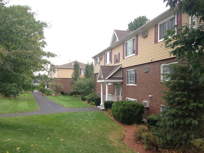 3861 Brown Ave in Manchester, NH - Building Photo - Building Photo