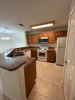 7323 Snowden Rd in San Antonio, TX - Building Photo
