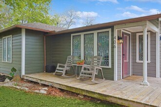 406 Bellevue Dr in Cleburne, TX - Building Photo - Building Photo