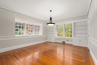 161 Clinton Rd in Brookline, MA - Building Photo - Building Photo