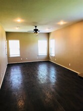 4215 Castlegate Dr, Unit 4215 in Paris, TX - Building Photo - Building Photo
