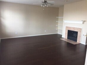 2917 Hollow Valley Dr in Fort Worth, TX - Building Photo - Building Photo
