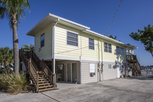 601 Estero Blvd Apartamentos