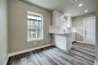 8817 Emmott Rd in Houston, TX - Building Photo - Building Photo