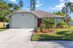 3509 65th Ave Cir E in Sarasota, FL - Building Photo