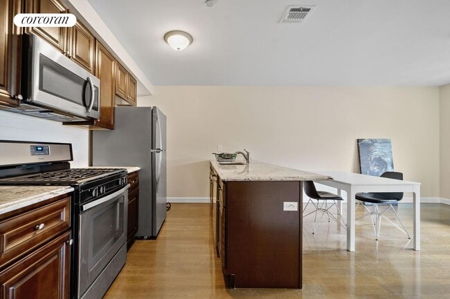39-30 62nd St in Queens, NY - Building Photo - Building Photo