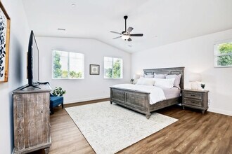 541 San Dieguito Dr in Encinitas, CA - Building Photo - Building Photo